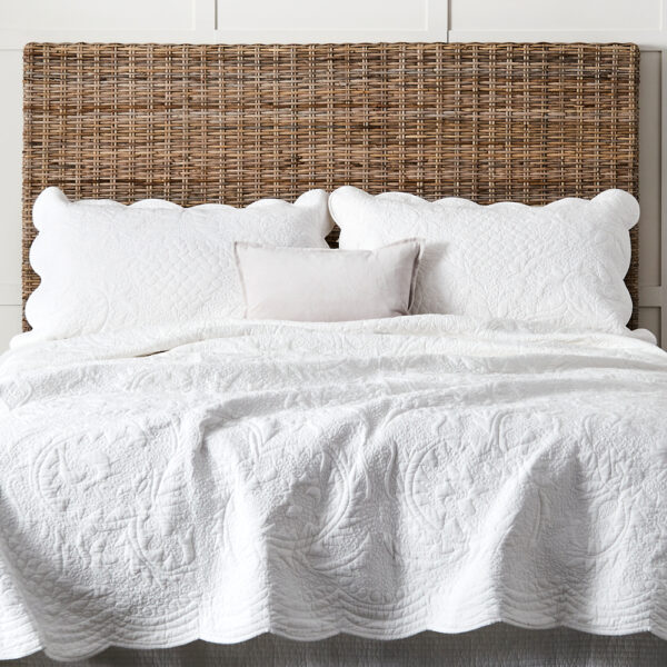Kubu Queen Bedhead